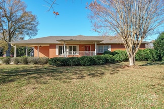 484 Stutts Rd, Mooresville, NC 28117