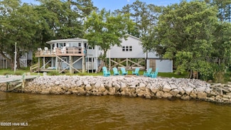 221 Creek Rd, Beaufort, NC 28516