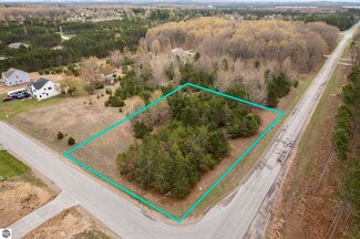 2018 Hayfield Dr, Long Lake Township, MI 49685