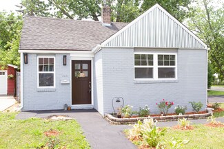 2121 33rd St, Zion, IL 60099
