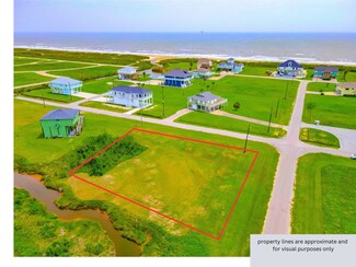 689 Overlook Dr, Crystal Beach, TX 77650
