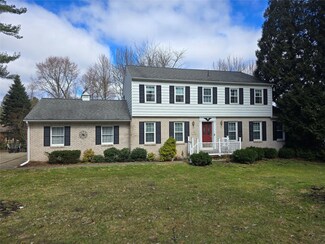 113 S Skytop Rd, Edinboro, PA 16412
