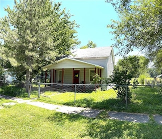201 N 1st St, Sheldon, MO 64784