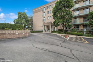 4747 Howard St Unit 205A, Skokie, IL 60076