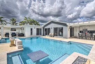 8031 W 14th Ct, Hialeah, FL 33014