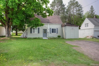 E5091 Sunset Rd, Ironwood, MI 49938