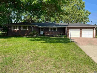 617 SW Grand Ct, Topeka, KS 66606