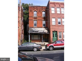 3903 Baring St, Philadelphia, PA 19104