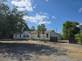 18572 Old Oasis Rd, Redding, CA 96003