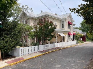 210 S Randolph St, Lexington, VA 24450