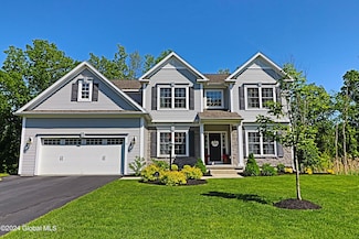 18 Espen Place, Niskayuna, NY 12309