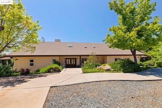 23550 View Ln, Columbia, CA 95310