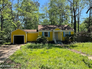 1918 East Dr, Jackson, MS 39204