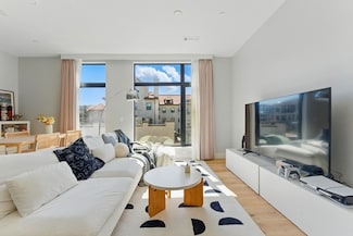 191 Washington St Unit 524, Boston, MA 02135