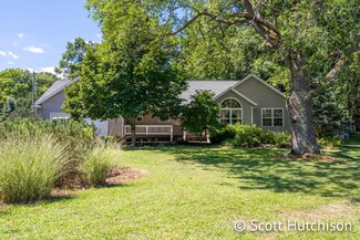 9225 Dayton Oaks Ct NE, Comstock Park, MI 49321