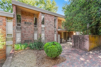 1725 S Hawthorne Rd Unit 1725, Winston Salem, NC 27103