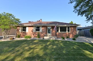 65 Virginia St, Racine, WI 53405