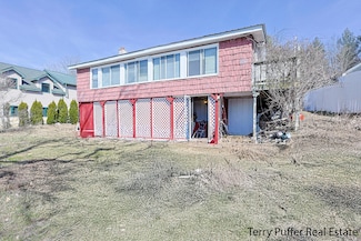 692 Lake 16 Dr, Allegan, MI 49010