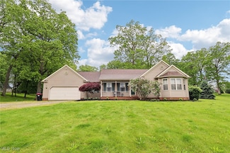 3520 Swamp St NE, Hartville, OH 44632