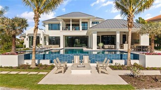 2020 7th St S, Naples, FL 34102