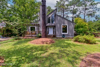 526 Hidden Valley Rd, Wilmington, NC 28409