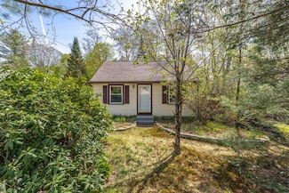 4 Evergreen Terrace, Southwick, MA 01077