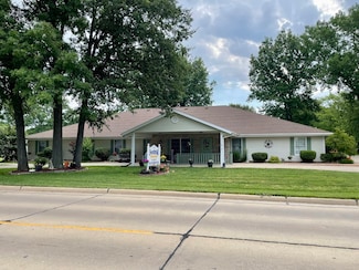 410 Sunset Dr, Vandalia, IL 62471