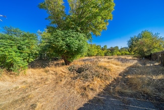 20609 Prairie Ln, Redding, CA 96002