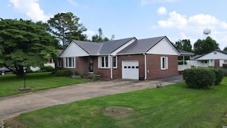 122 E Moore St, Sharon, TN 38255