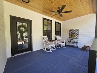 425 Buck Graves Rd, Westmoreland, TN 37186