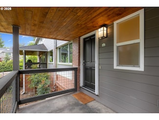 154 Ridgeway Rd, Lake Oswego, OR 97034