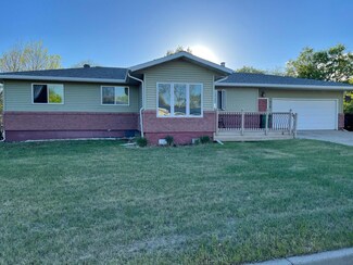 318 Oliver Ave N, Center, ND 58530