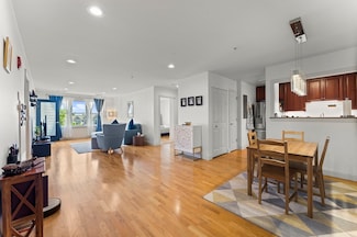 318 Rindge Ave Unit 411, Cambridge, MA 02140
