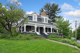 946 Newport Ave, Saint Louis, MO 63119