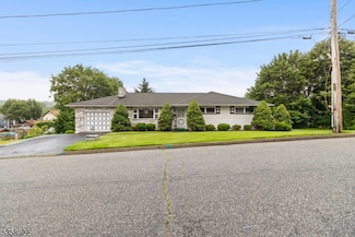 35 Hillside Ave, Netcong, NJ 07857
