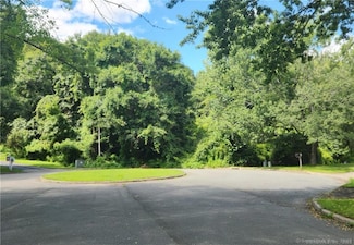 68 Mystic Meadow Ln, Mystic, CT 06355