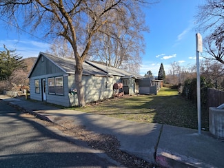 123 Raymond St, Yreka, OR 96097