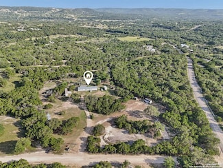 160 Deer View Rd, Pipe Creek, TX 78063