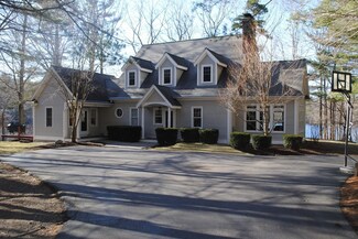 518 Douglas Rd, Whitinsville, MA 01588