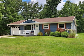 47 Potawatomi Rd, Williams Bay, WI 53191