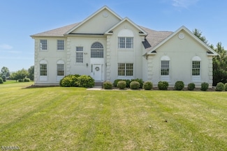 304 Bradford Ln, Bloomsbury, NJ 08804