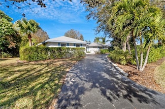 1999 Alamanda Dr, Naples, FL 34102