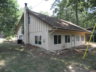 4988 N Shore Dr, Unionville, IN 47468