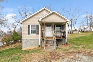 221 Cowan St, Radford, VA 24141