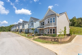 84 Harbor Pointe Dr, Talladega, AL 35160