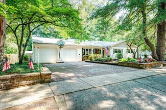 33 Sandburg Dr Unit 2, Allentown, NJ 08501