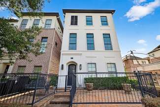 9413 Fannin St, Houston, TX 77045