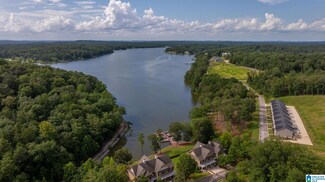 84 Harbor Pointe Dr, Talladega, AL 35160