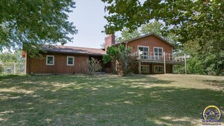 9957 Valley View Dr, Ozawkie, KS 66070