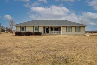 18570 Deer Run Ln, Phillipsburg, MO 65722